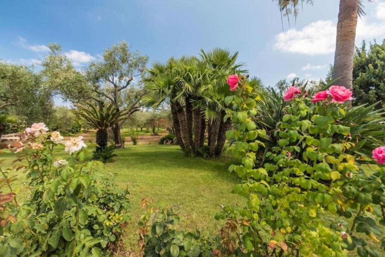 Villa Con Immenso Giardino Orosei Exterior photo